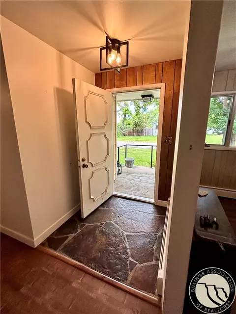 Entry Way - 206 E Stanton St, Plains, MT 59859 photo 2 of 5