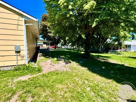 Exterior - 206 E Stanton St, Plains, MT 59859 photo 7 of 9