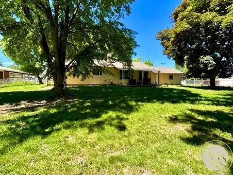 Exterior - 206 E Stanton St, Plains, MT 59859 photo 3 of 9