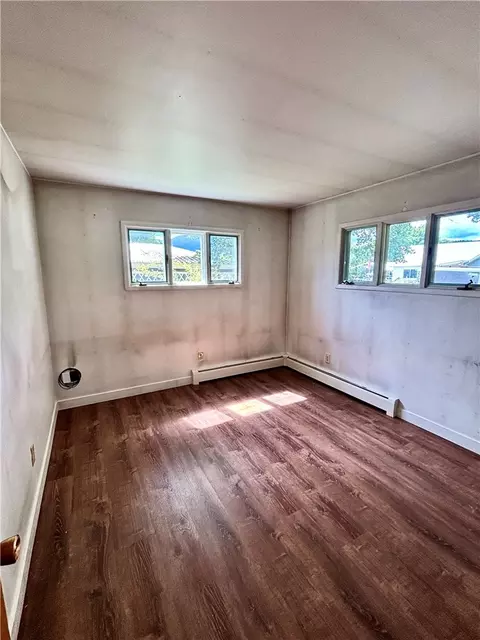 Bedroom - 206 E Stanton St, Plains, MT 59859 photo 3 of 6