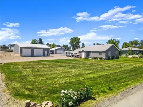 Exterior - 1005 4th St W, Roundup, MT 59072 photo 7 of 7