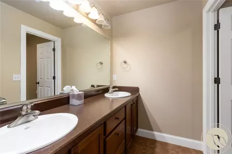 Bath - 1703 Paynes Pl, Laurel, MT 59044 photo 4 of 5