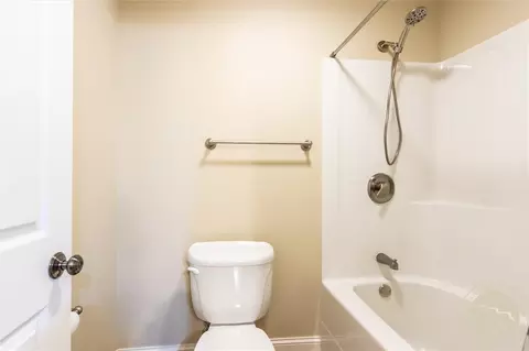 Bath - 1703 Paynes Pl, Laurel, MT 59044 photo 5 of 5