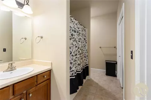 Bath - 1703 Paynes Pl, Laurel, MT 59044 photo 3 of 5