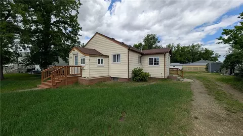 522 6th St SE, Sidney, MT 59270 photo 2