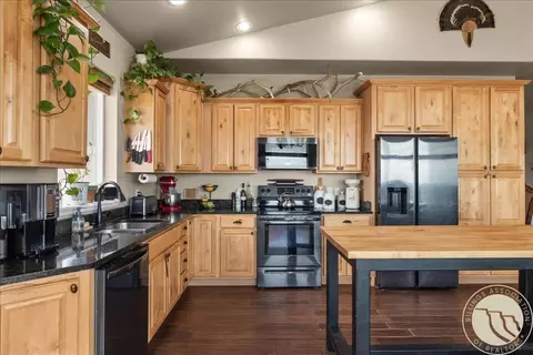 Kitchen - 13605 N Ranchairo Rd, Molt, MT 59057 photo 2 of 3
