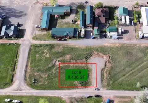 62 2nd St E, Fort Smith, MT 59035