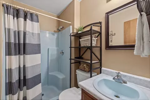 Bath - 1328 Beartooth Dr, Laurel, MT 59044 photo 2 of 3
