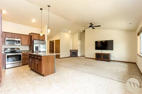 Living - 5933 Foxtail W, Billings, MT 59106 photo 9 of 9