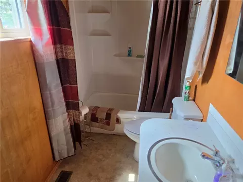 Bath - 46 Upper Reservoir Ln, Shawmut, MT 59078 photo 1 of 2
