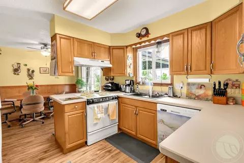 Kitchen - 8230 Shepherd Rd, Shepherd, MT 59079 photo 1 of 3