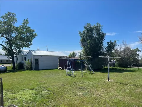 Exterior - 1306 B Ave, Circle, MT 59215 photo 4 of 5