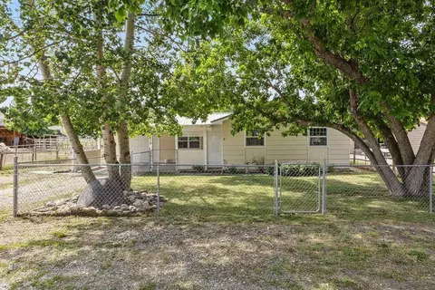 Exterior - 210 S Avis St, Absarokee, MT 59001 photo 2 of 10