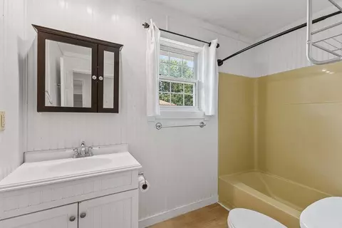 Bath - 210 S Avis St, Absarokee, MT 59001 photo 1 of 6