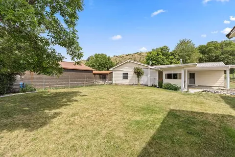 Exterior - 210 S Avis St, Absarokee, MT 59001 photo 7 of 10