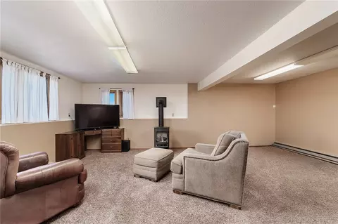 Living - 6 Eagle Mountain Rd, Columbus, MT 59019 photo 4 of 7