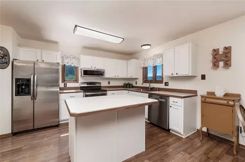 Kitchen - 6 Eagle Mountain Rd, Columbus, MT 59019 photo 2 of 4