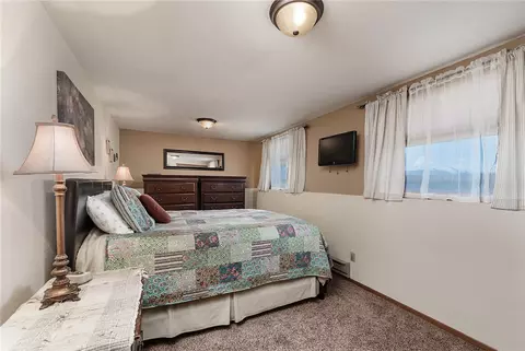 Bedroom - 6 Eagle Mountain Rd, Columbus, MT 59019 photo 2 of 5