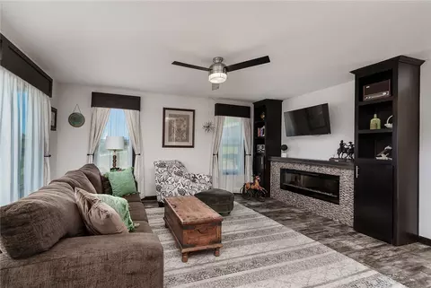 Living - 6 Eagle Mountain Rd, Columbus, MT 59019 photo 5 of 7