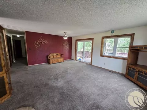 Living - 309 W Kewanee Ave, Baker, MT 59313 photo 2 of 5