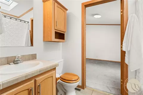 Bath - 8 Rogers Pl, Laurel, MT 59044 photo 3 of 4