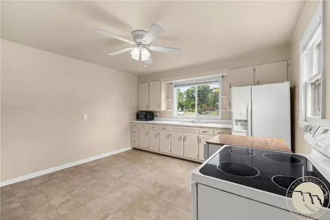 Kitchen - 519 6th Ave, Laurel, MT 59044 photo 3 of 4