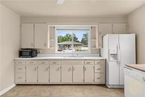 Kitchen - 519 6th Ave, Laurel, MT 59044 photo 4 of 4