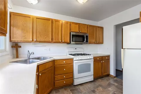 Kitchen - 1107 11th Ave, Laurel, MT 59044 photo 2 of 4