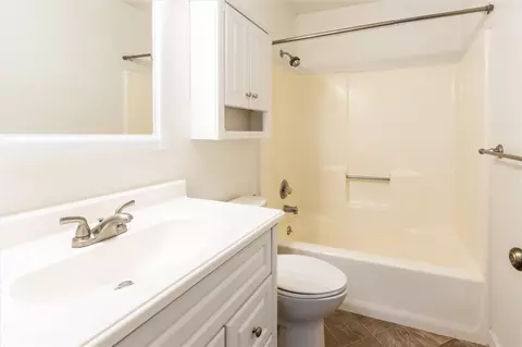 Bath - 1107 11th Ave, Laurel, MT 59044 photo 1 of 1
