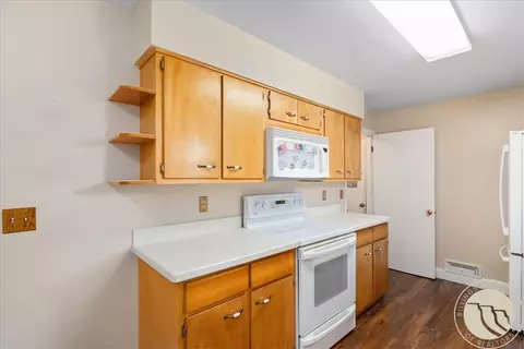 Kitchen - 416 Mountain View Ln, Laurel, MT 59044 photo 4 of 6