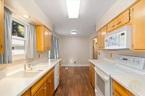 Kitchen - 416 Mountain View Ln, Laurel, MT 59044 photo 5 of 6