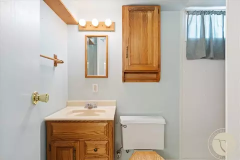 Bath - 416 Mountain View Ln, Laurel, MT 59044 photo 3 of 3