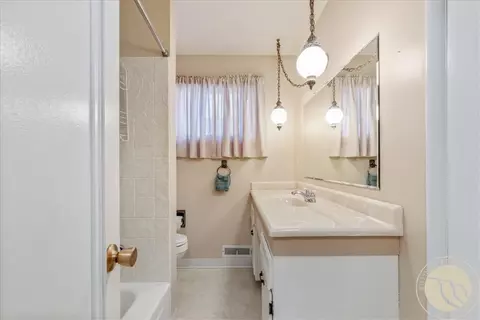 Bath - 416 Mountain View Ln, Laurel, MT 59044 photo 1 of 3
