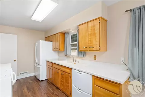 Kitchen - 416 Mountain View Ln, Laurel, MT 59044 photo 3 of 6