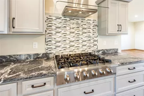Kitchen - 7644 White Pine Cir, Billings, MT 59106 photo 7 of 8