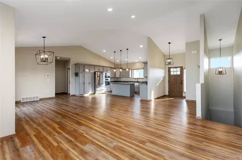 Living - 7644 White Pine Cir, Billings, MT 59106 photo 5 of 8