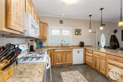 Kitchen - 301 1st Ave, Laurel, MT 59044 photo 3 of 5