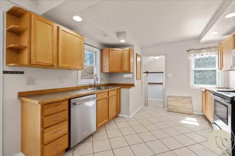 Kitchen - 307 4th Ave, Laurel, MT 59044 photo 3 of 3