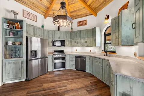 Kitchen - 24 Mcnaley Rd, Columbus, MT 59019 photo 1 of 2