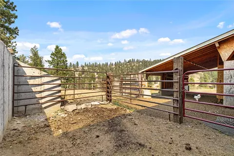 Exterior - 24 Mcnaley Rd, Columbus, MT 59019 photo 5 of 8