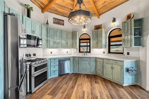 Kitchen - 24 Mcnaley Rd, Columbus, MT 59019 photo 2 of 2