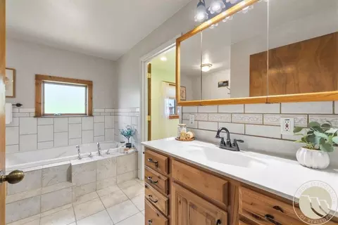 Bath - 515 Everett St, Big Timber, MT 59011 photo 1 of 4
