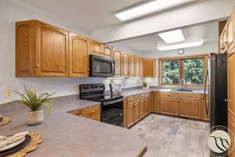 Kitchen - 515 Everett St, Big Timber, MT 59011 photo 3 of 5