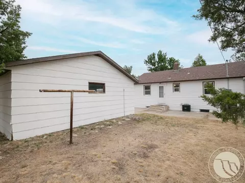 Exterior - 947 1st St E, Roundup, MT 59072 photo 9 of 10
