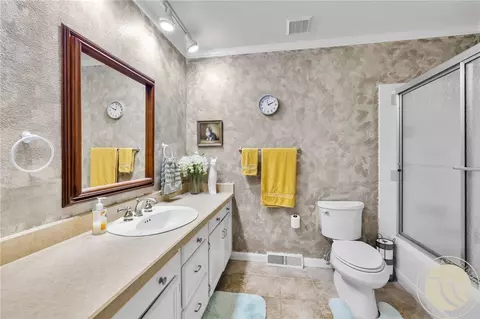 Bath - 3632 Poly Dr, Billings, MT 59102 photo 1 of 3