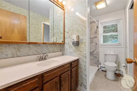 Bath - 1011 5th Ave, Laurel, MT 59044 photo 1 of 3