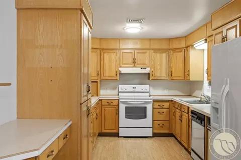 Kitchen - 1011 5th Ave, Laurel, MT 59044 photo 3 of 5