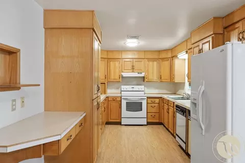 Kitchen - 1011 5th Ave, Laurel, MT 59044 photo 2 of 5