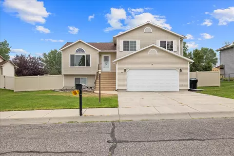 942 Adobe Dr, Billings, MT 59105