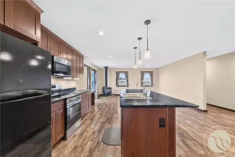 Kitchen - 9815 Summer Wheat Way, Broadview, MT 59015 photo 3 of 4